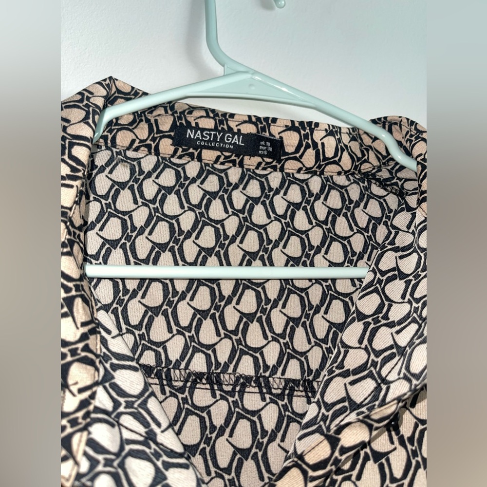 Nasty Gal Retro Print Button Down - Picture 5 of 6